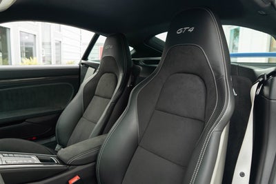 2022 Porsche 718 Cayman GT4