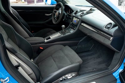 2022 Porsche 718 Cayman GT4