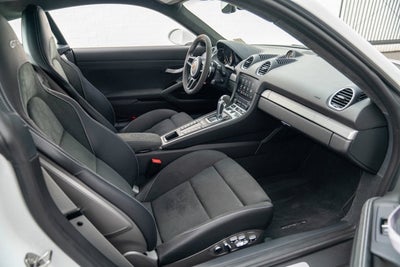 2022 Porsche 718 Cayman GT4