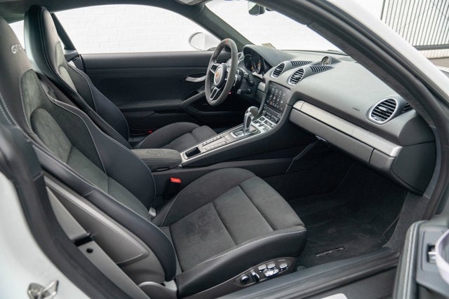 2022 Porsche 718 Cayman GT4