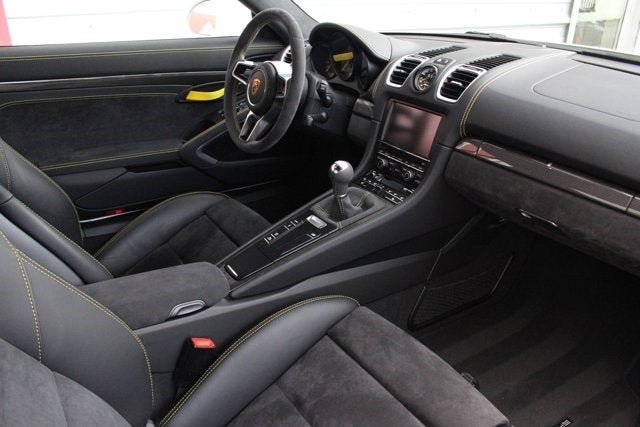 2016 Porsche Cayman GT4