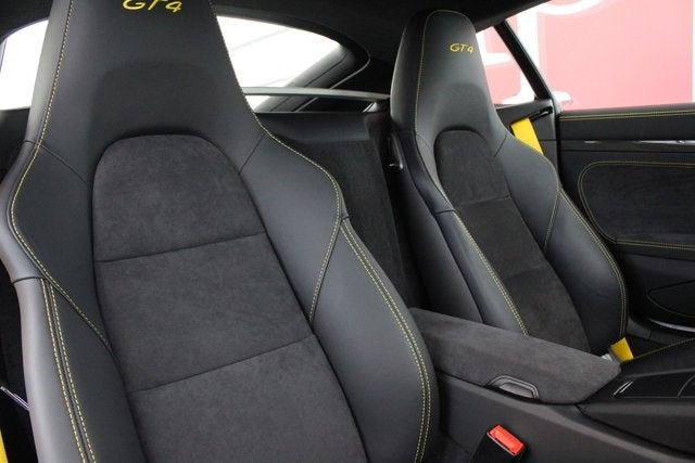 2016 Porsche Cayman GT4