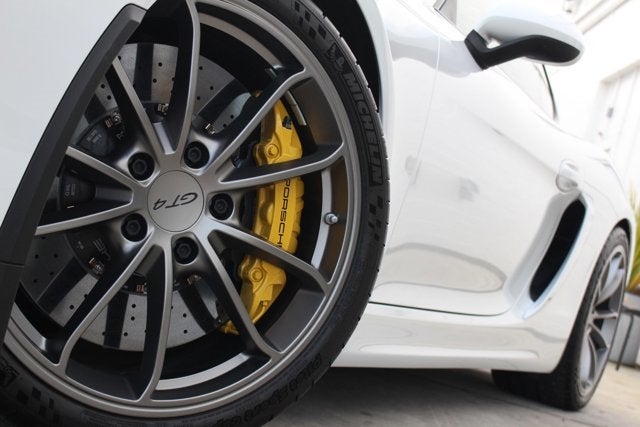 2016 Porsche Cayman GT4