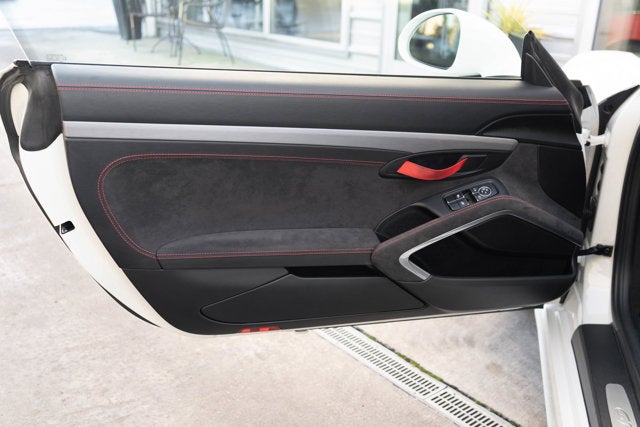 2016 Porsche Cayman GT4