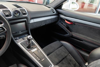 2016 Porsche Cayman GT4