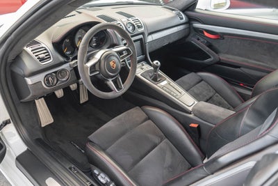 2016 Porsche Cayman GT4