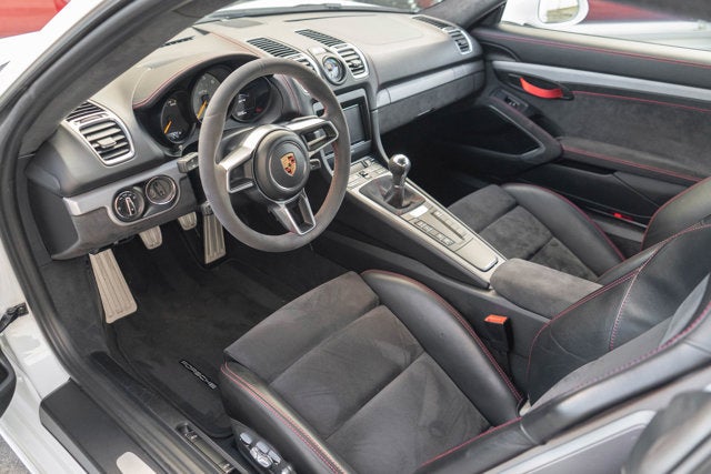 2016 Porsche Cayman GT4