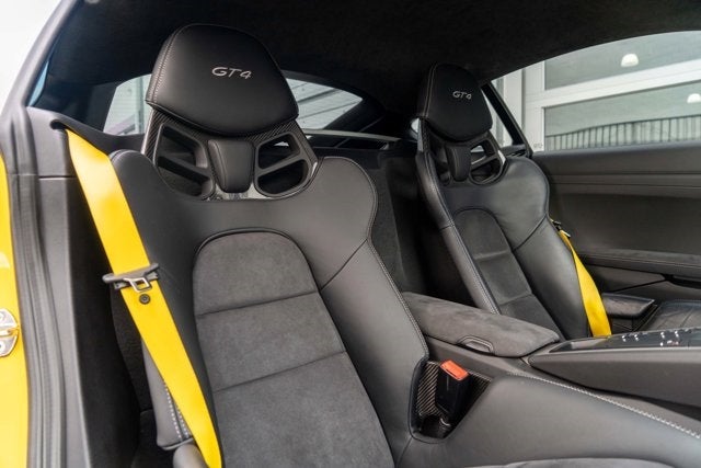 2016 Porsche Cayman GT4