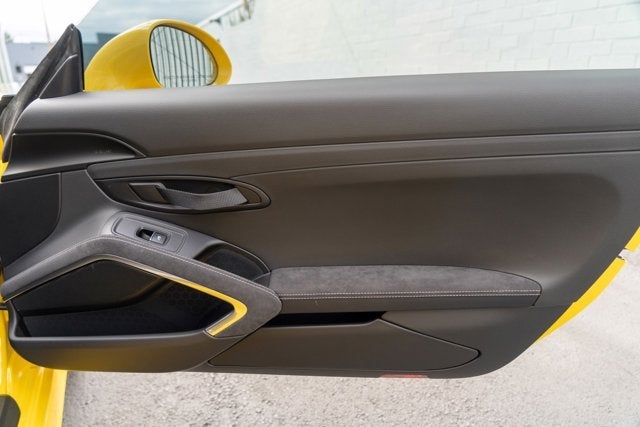 2016 Porsche Cayman GT4