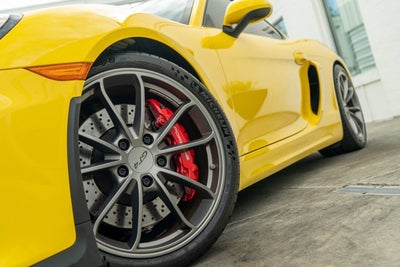 2016 Porsche Cayman GT4