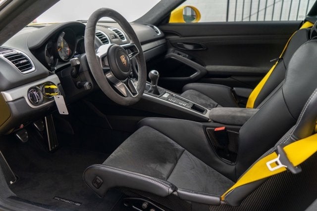 2016 Porsche Cayman GT4