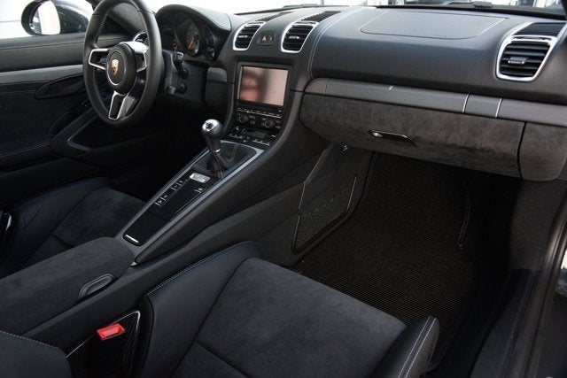 2016 Porsche Cayman GT4