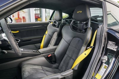 2016 Porsche Cayman GT4