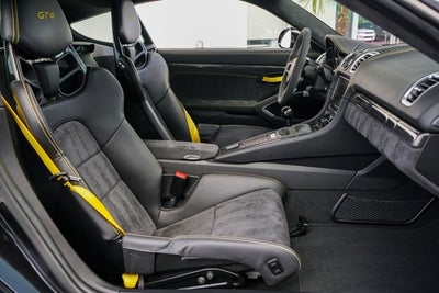 2016 Porsche Cayman GT4