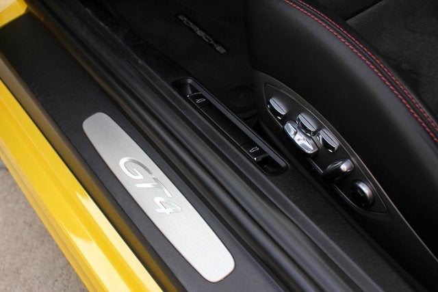 2016 Porsche Cayman GT4