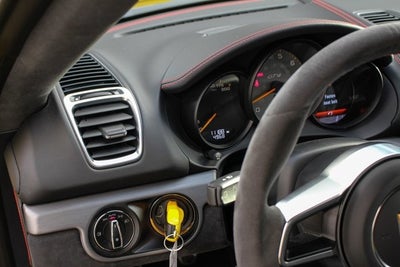 2016 Porsche Cayman GT4