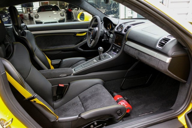 2016 Porsche Cayman GT4