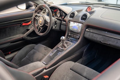 2021 Porsche 718 Cayman GT4