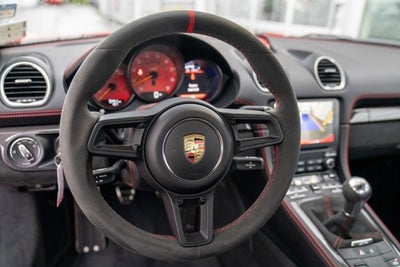 2022 Porsche 718 Cayman GT4