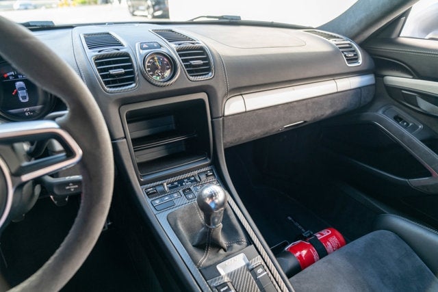 2016 Porsche Cayman GT4