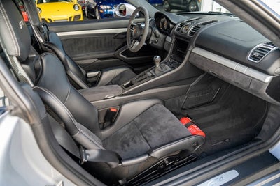 2016 Porsche Cayman GT4