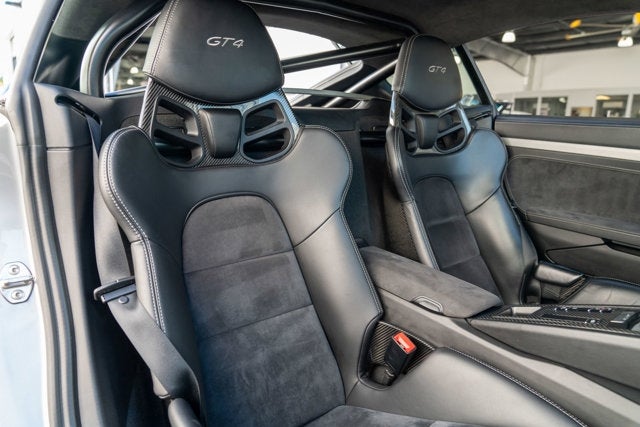 2016 Porsche Cayman GT4