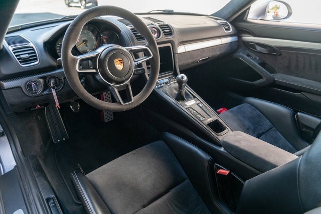 2016 Porsche Cayman GT4