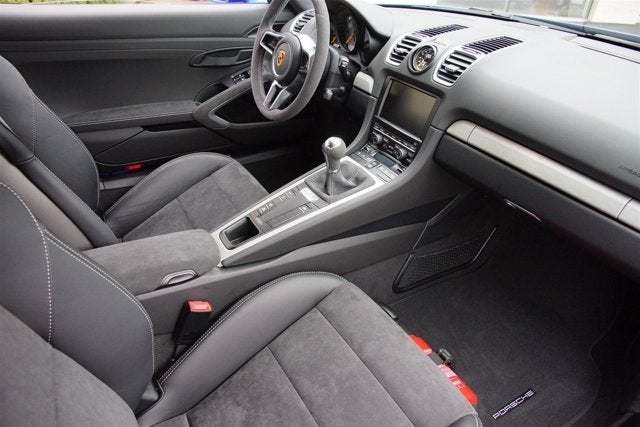 2016 Porsche Cayman GT4