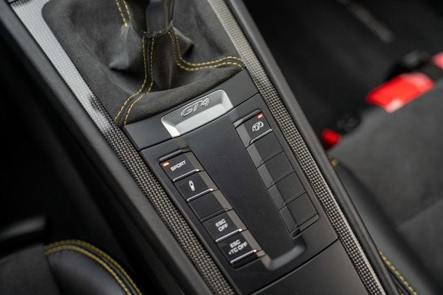 2016 Porsche Cayman GT4