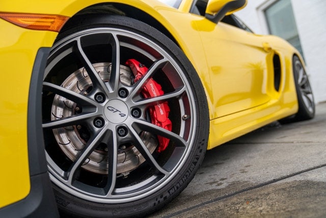 2016 Porsche Cayman GT4
