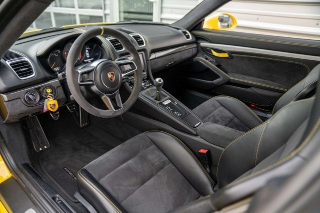 2016 Porsche Cayman GT4