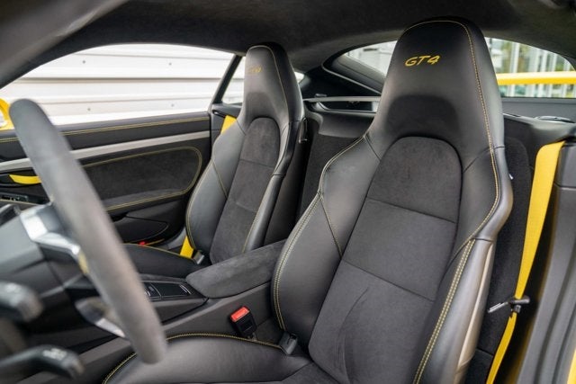 2016 Porsche Cayman GT4