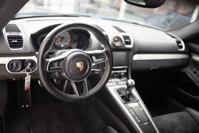 2016 Porsche Cayman GT4