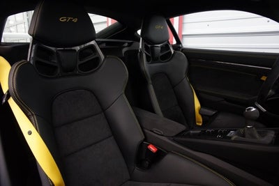 2016 Porsche Cayman GT4