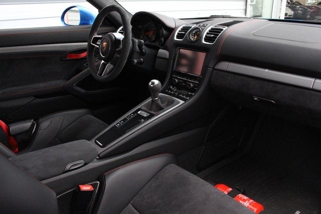 2016 Porsche Cayman GT4