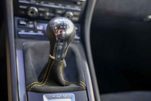 2016 Porsche Cayman GT4