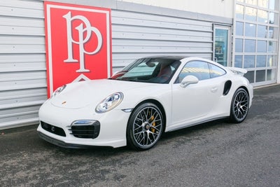 2015 Porsche 911 Turbo S
