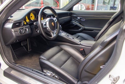 2016 Porsche 911 Turbo S