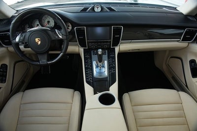 2016 Porsche Panamera GTS