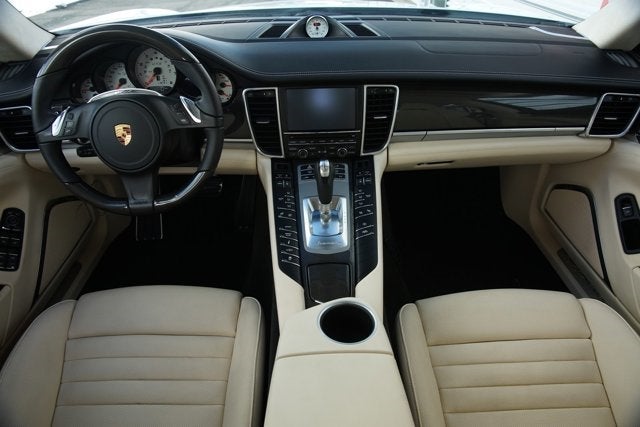 2016 Porsche Panamera GTS