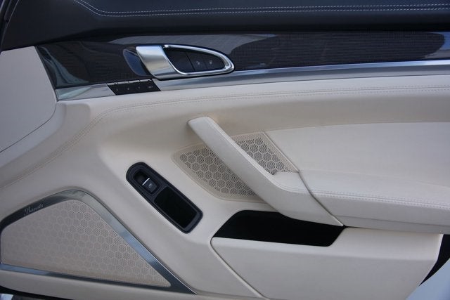 2016 Porsche Panamera GTS