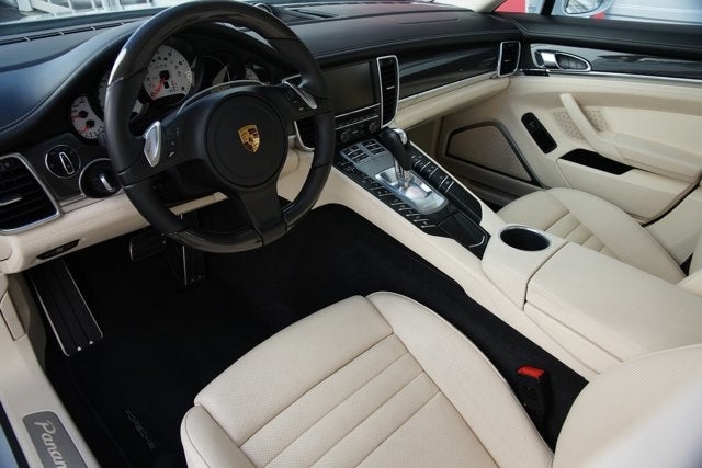 2016 Porsche Panamera GTS