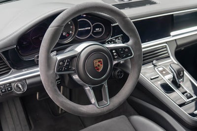 2020 Porsche Panamera GTS