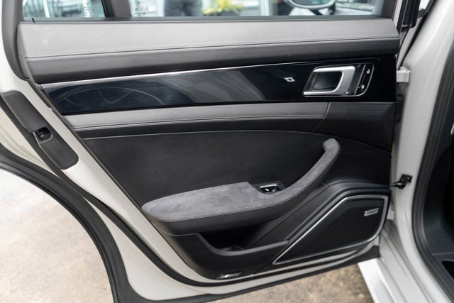 2020 Porsche Panamera GTS