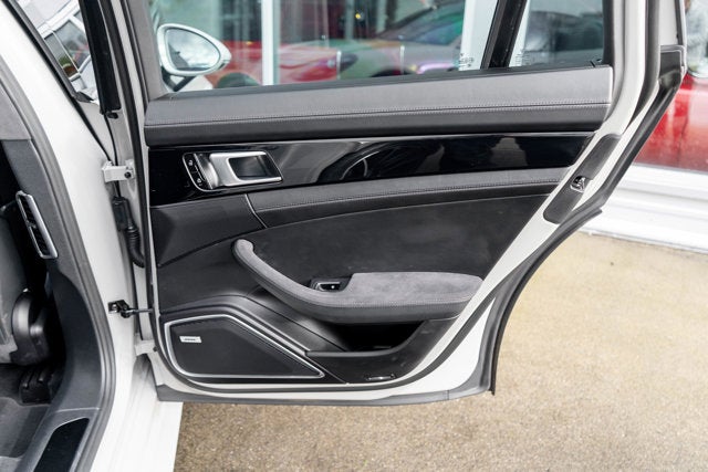 2020 Porsche Panamera GTS