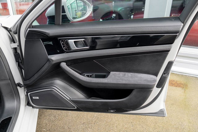 2020 Porsche Panamera GTS