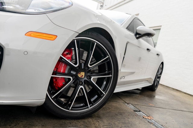 2020 Porsche Panamera GTS
