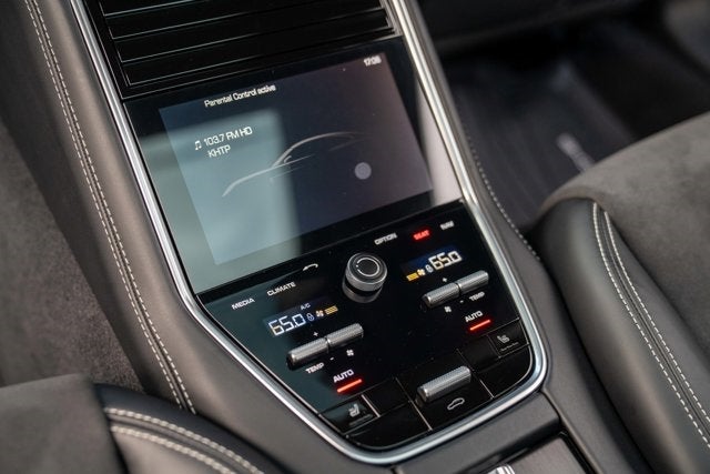 2020 Porsche Panamera GTS