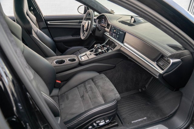 2020 Porsche Panamera GTS