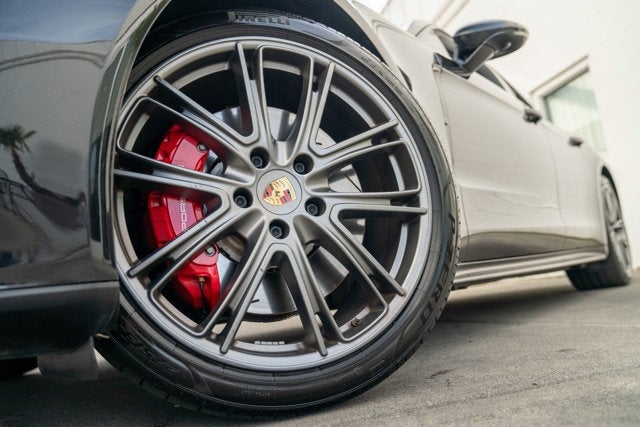 2020 Porsche Panamera GTS